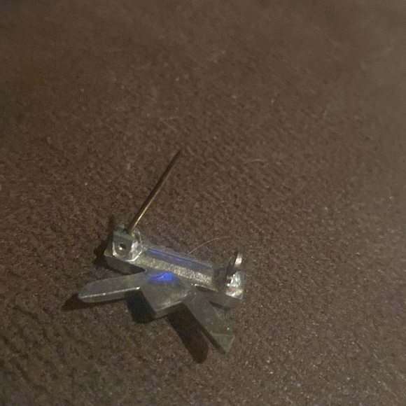 Very small rhinestone “K” brooch (Ind) - Picture 3 of 5